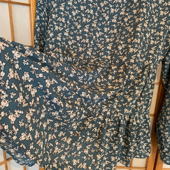 Maurices blue floral peasant blouse - Picture 8 of 10